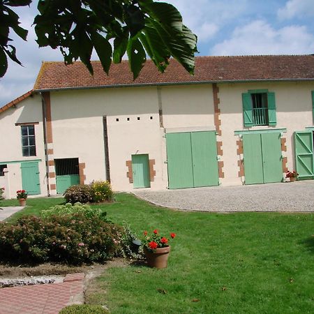 Bed and Breakfast Les Malvaux Huriel Exteriér fotografie