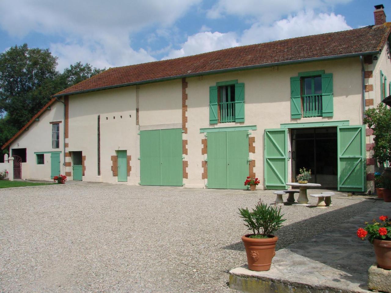 Bed and Breakfast Les Malvaux Huriel Exteriér fotografie